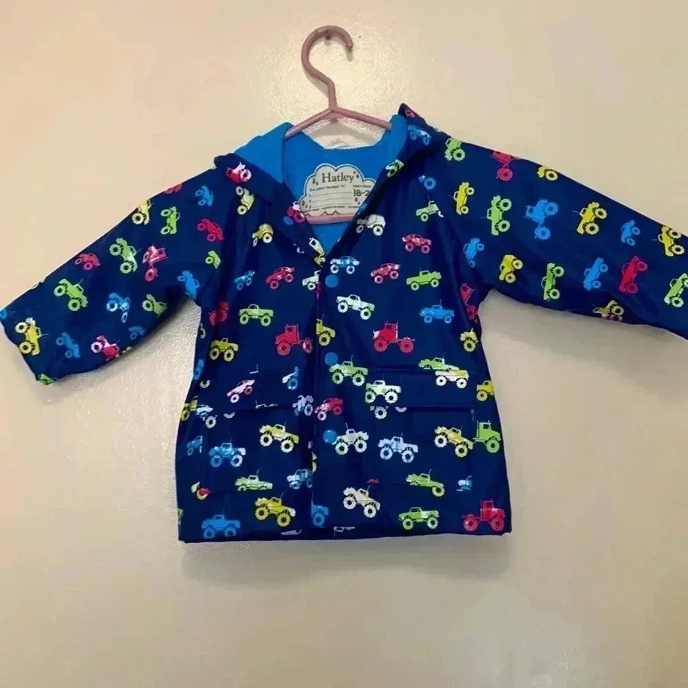 Hartley fleece lined raincoat with two front pockets